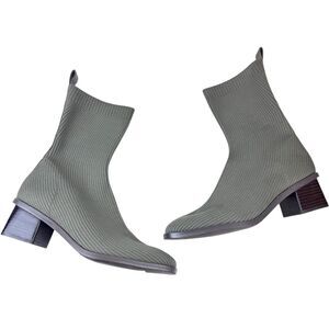 Everlane The High-Ankle Glove Boots Pull-On In ReKnit Caper Green Size 6.5 NWOB